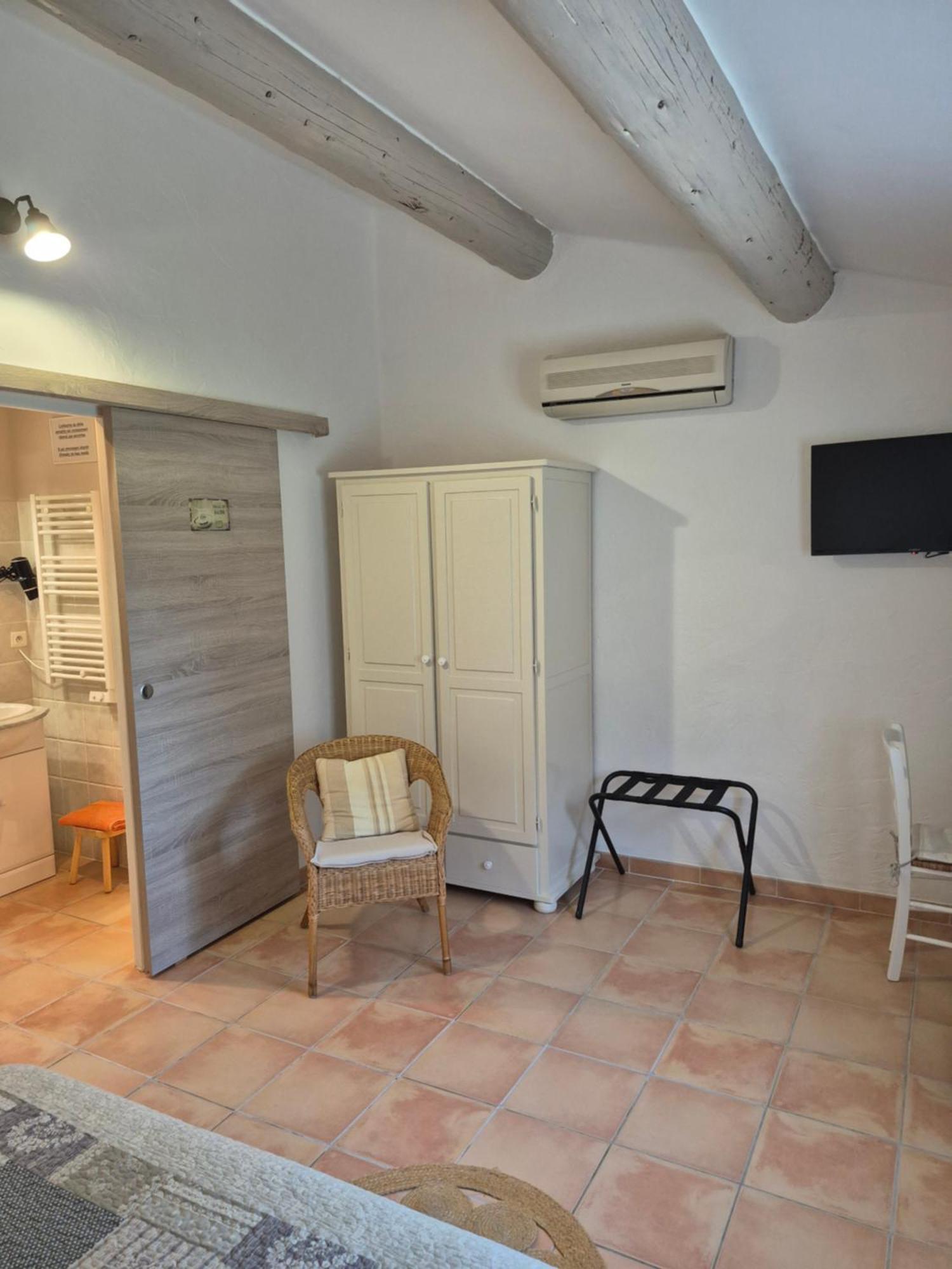 Mas Clement - Chambre Et Table D'Hotes Л'Іль-сюр-ла-Сорг Екстер'єр фото